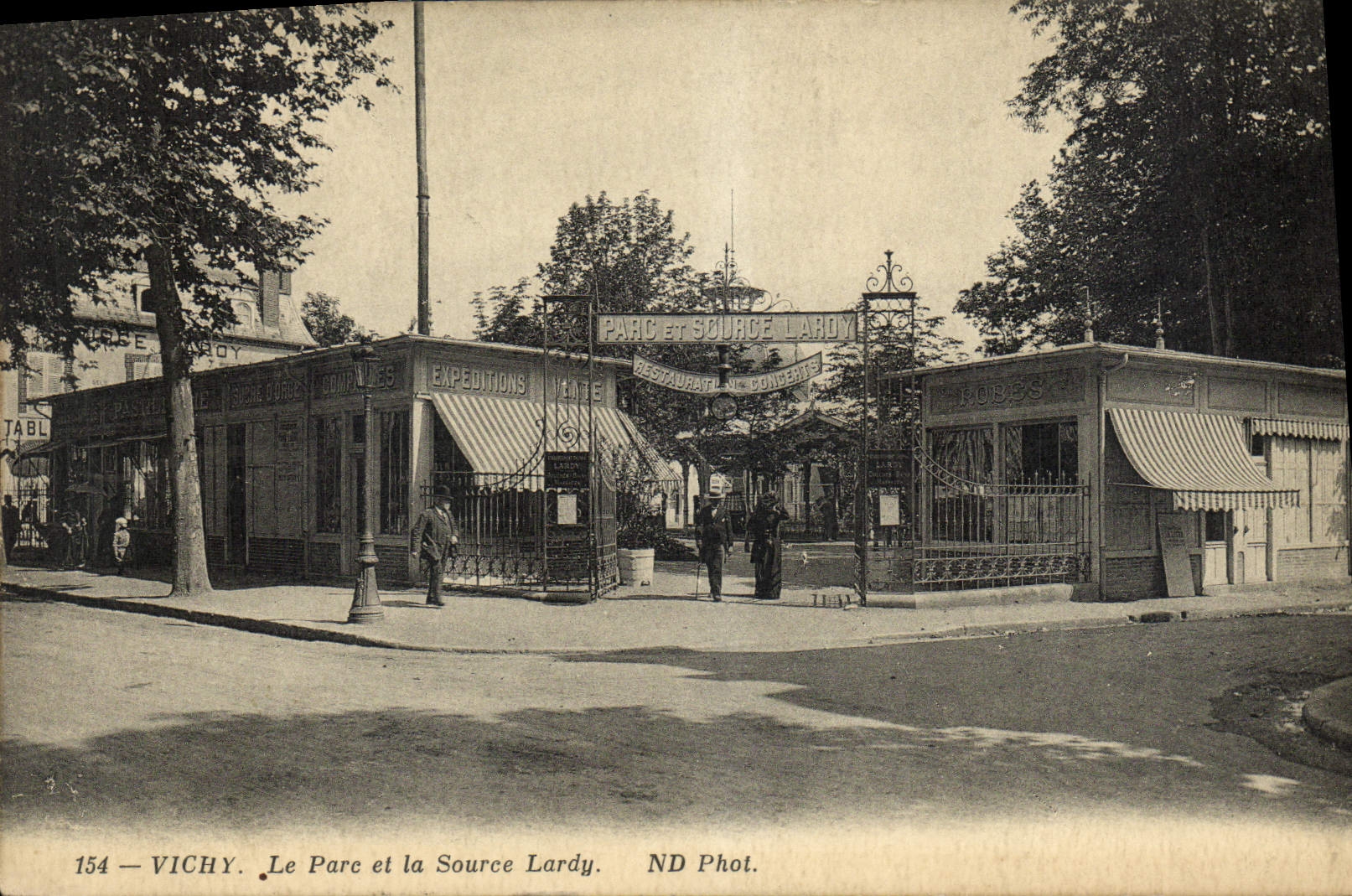 VINTAGE POSTCARD Vichy the Park And the Lardy Source