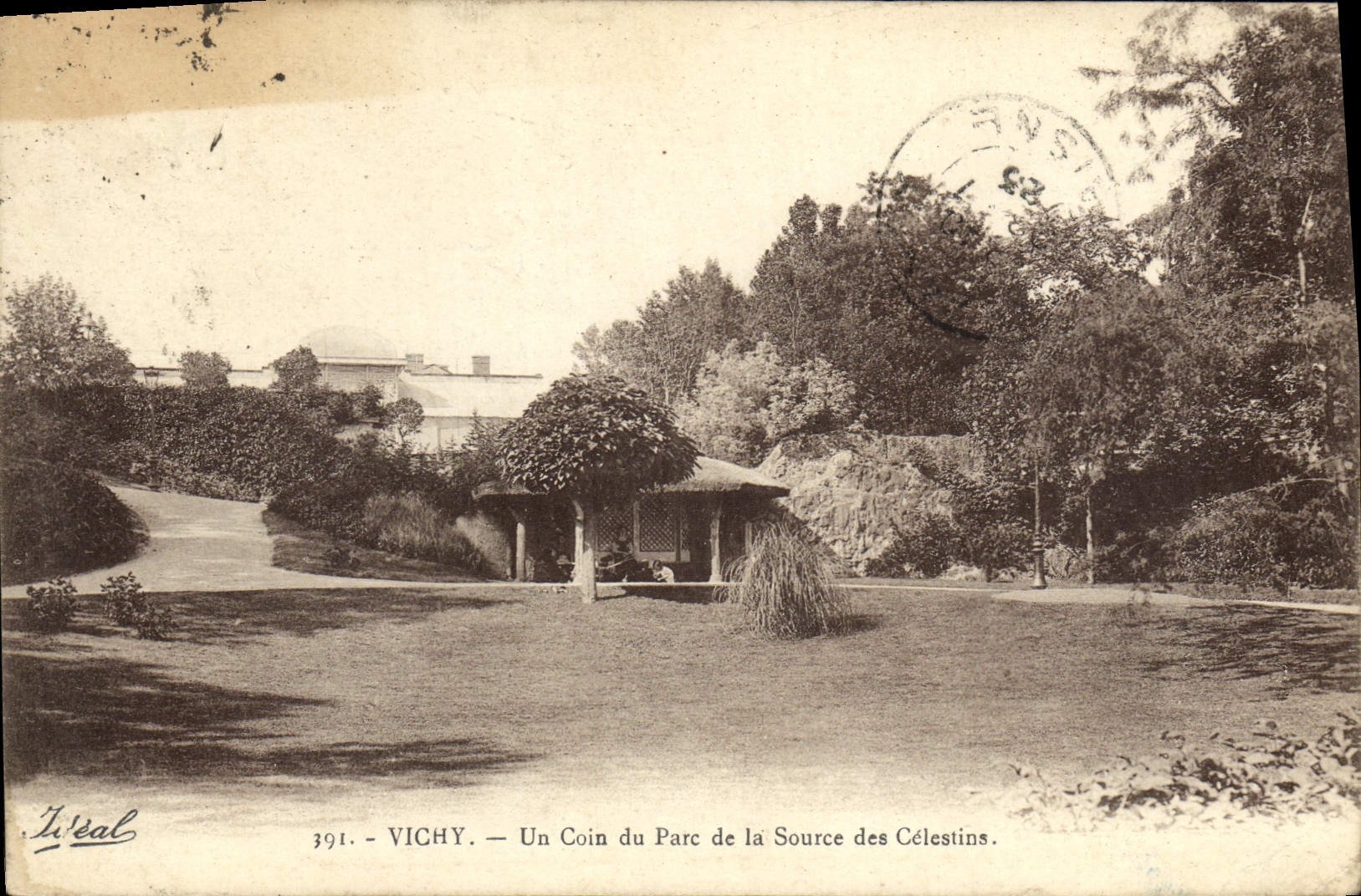 POSTAL Vichy de la VENDIMIA una esquina del parque de la fuente de los celestins