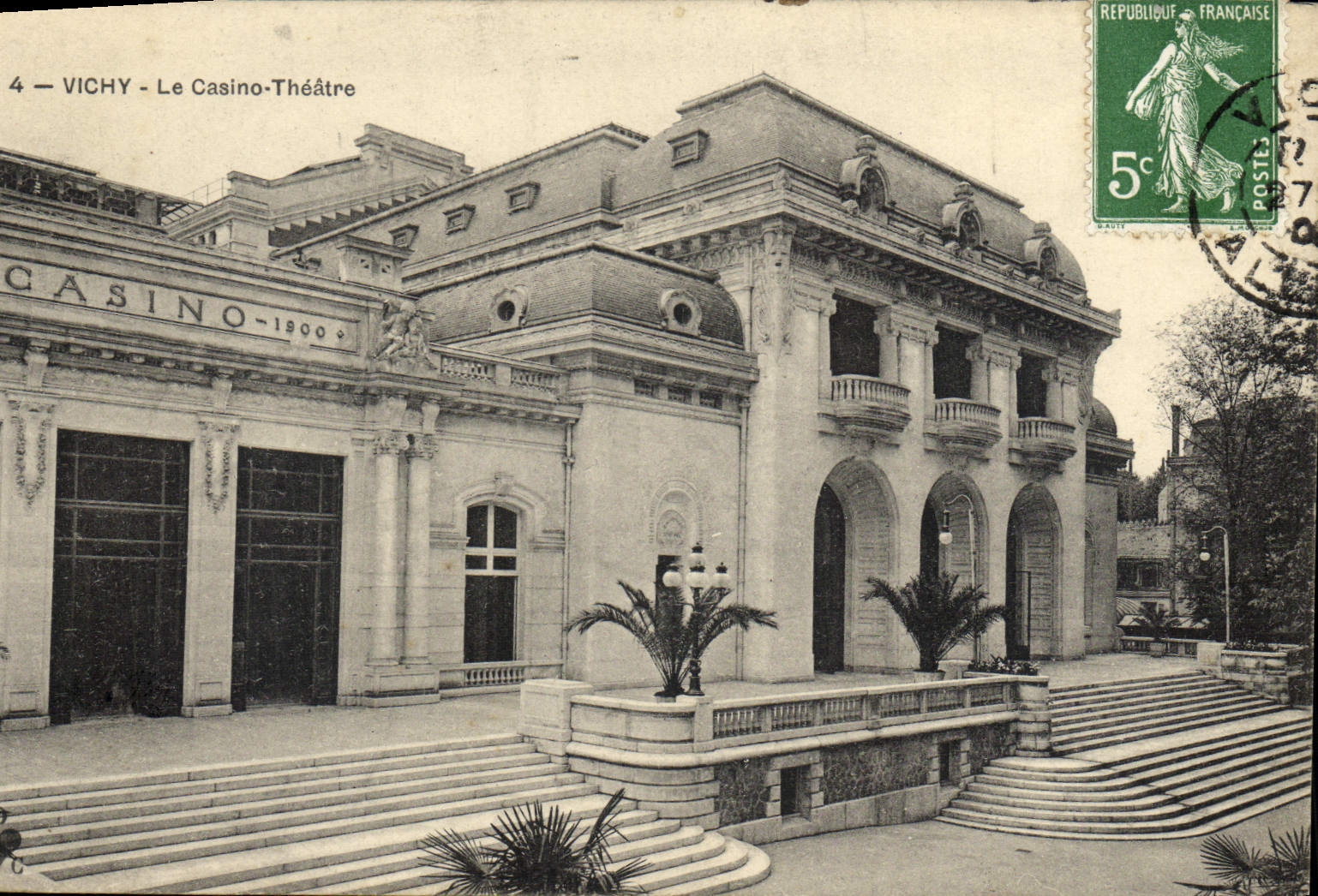 VINTAGE POSTCARD Vichy the Casino Theater