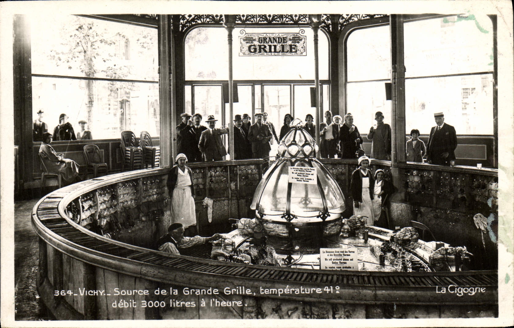 CPA Vichy Source De La Grande grille