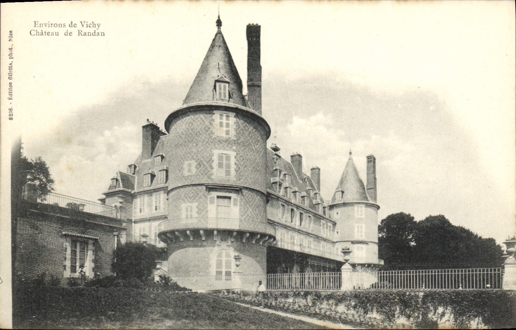 CPA Environs De Vichy Chateau De Randan