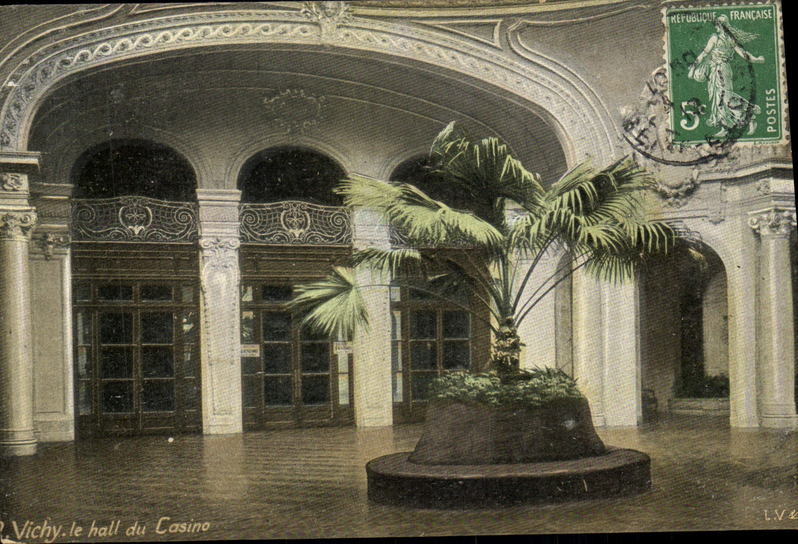 CPA Vichy Le Hall Du Casino