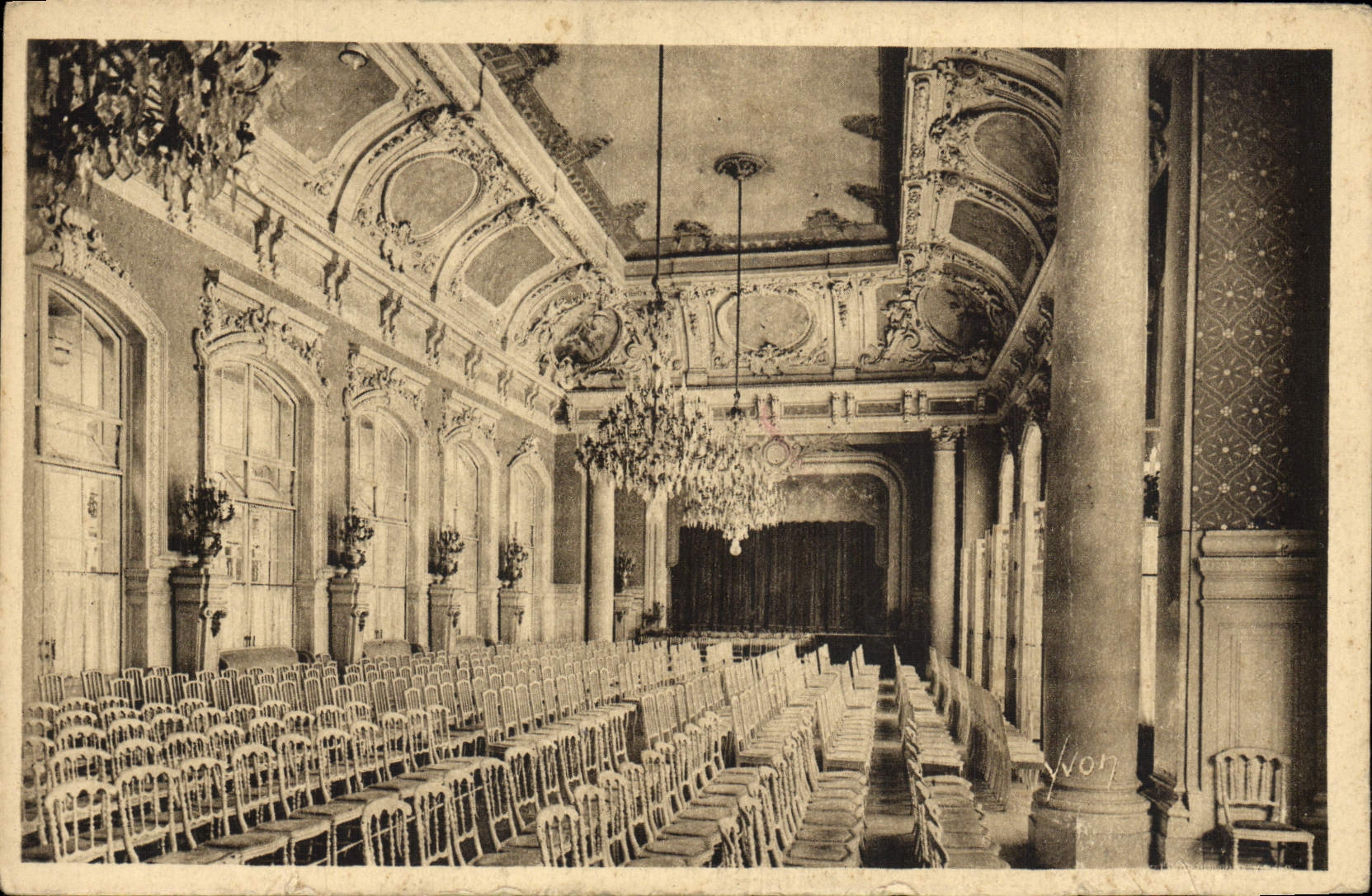 VINTAGE POSTCARD Soft Vichy France the Village hall Of the Large Casino