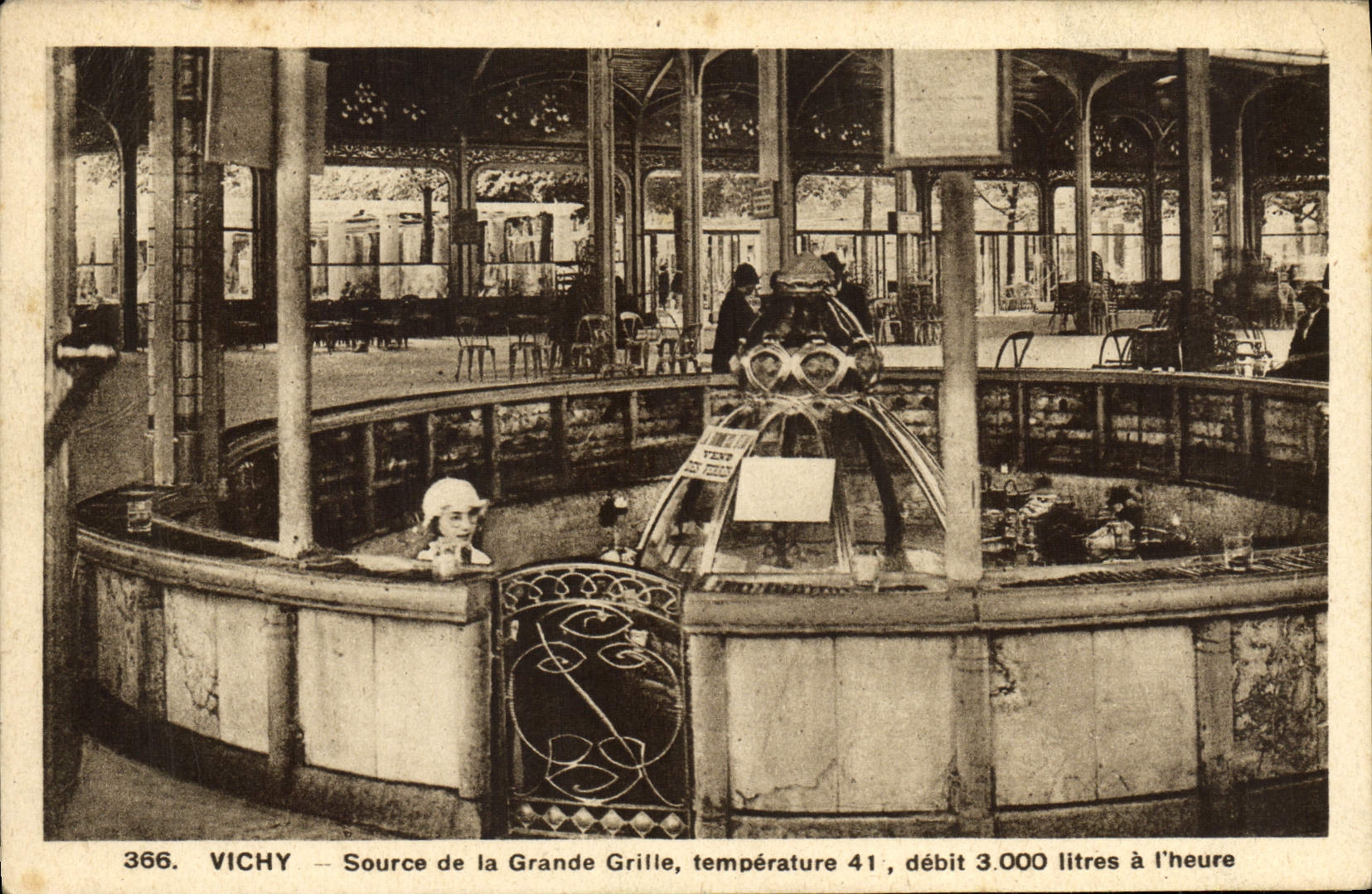 CPA Vichy Source De La Grande Grille