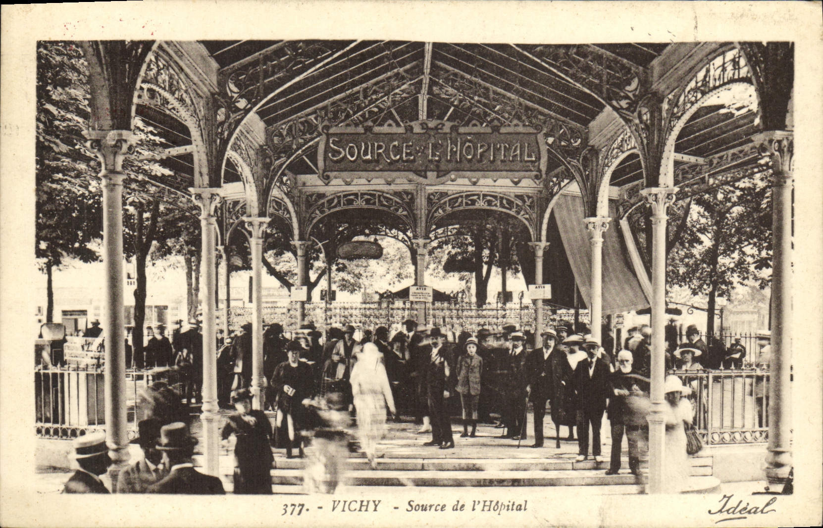 CPA Vichy Source De L'hopital