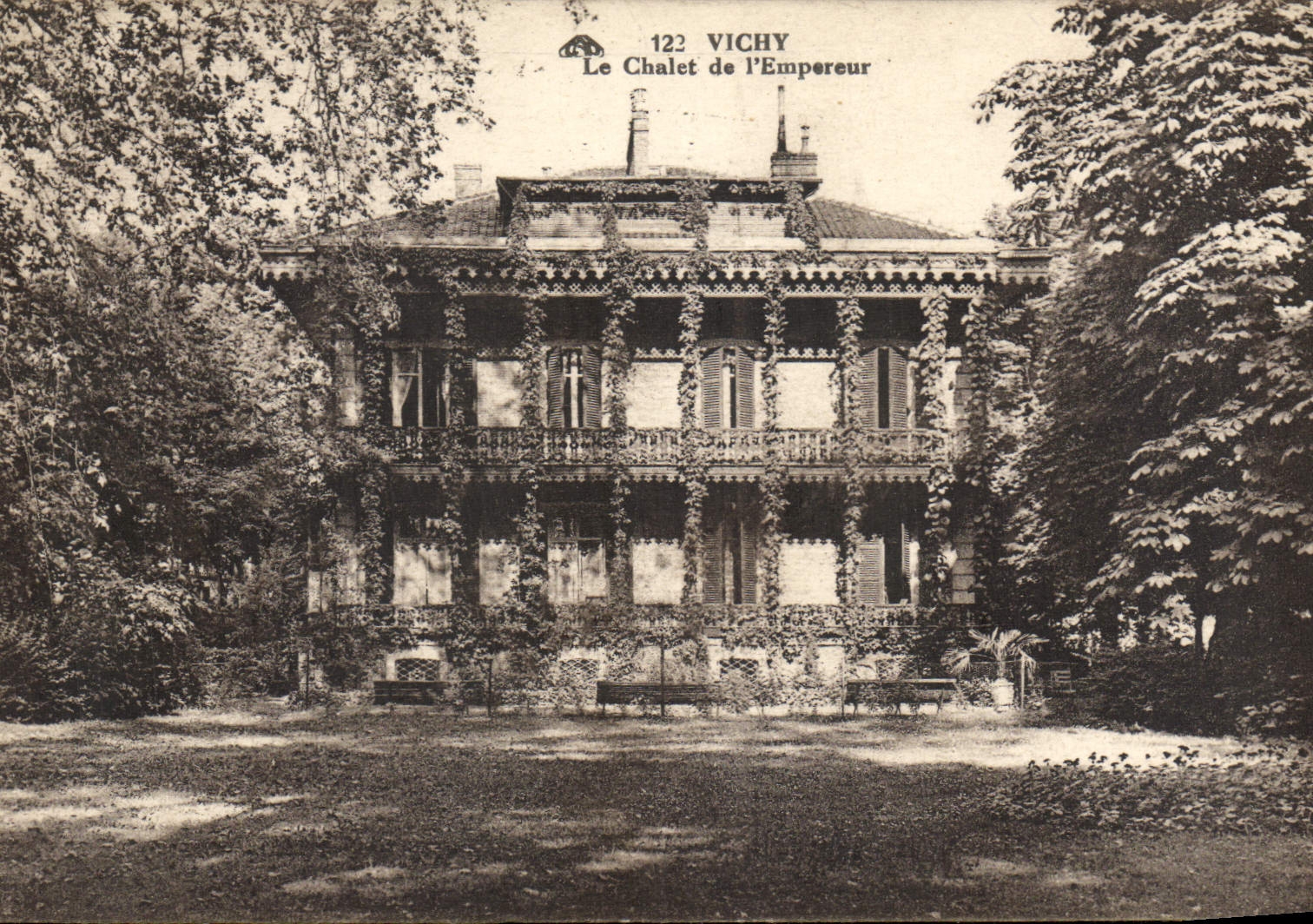 CPA Vichy Le Chalet De l'Emnpereur
