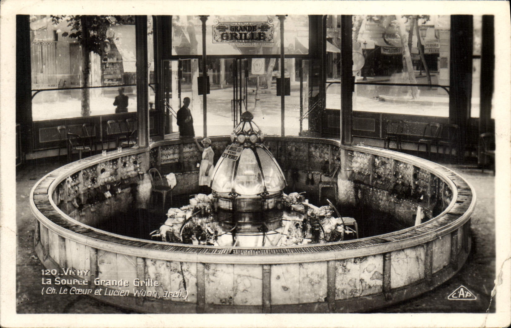 CPA Vichy La Source Grande Grille