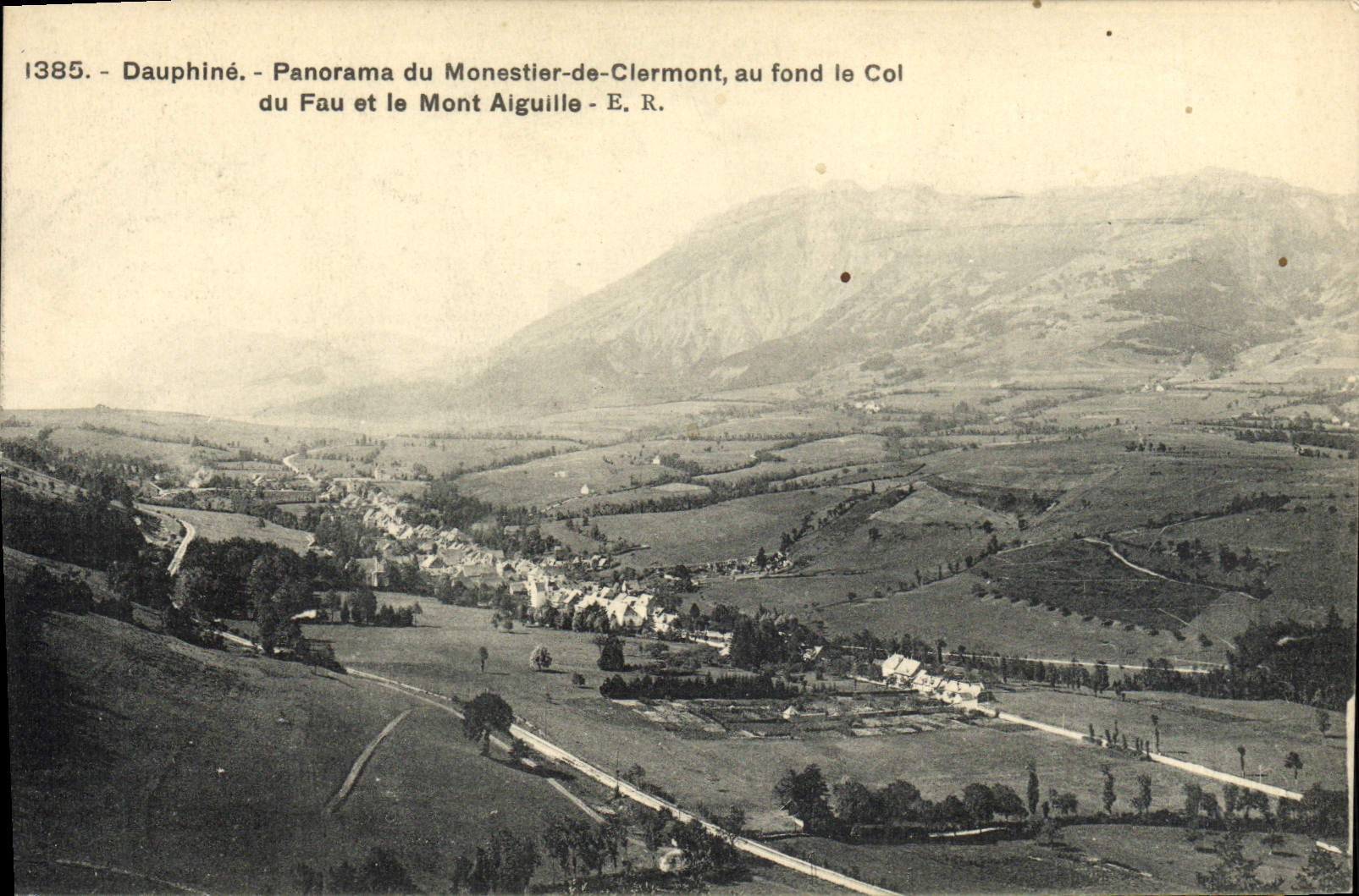 CPA Dauphine Panorama Du Monestier De Clermont Au Fond Le Col Du Fau Et le mont aiguille