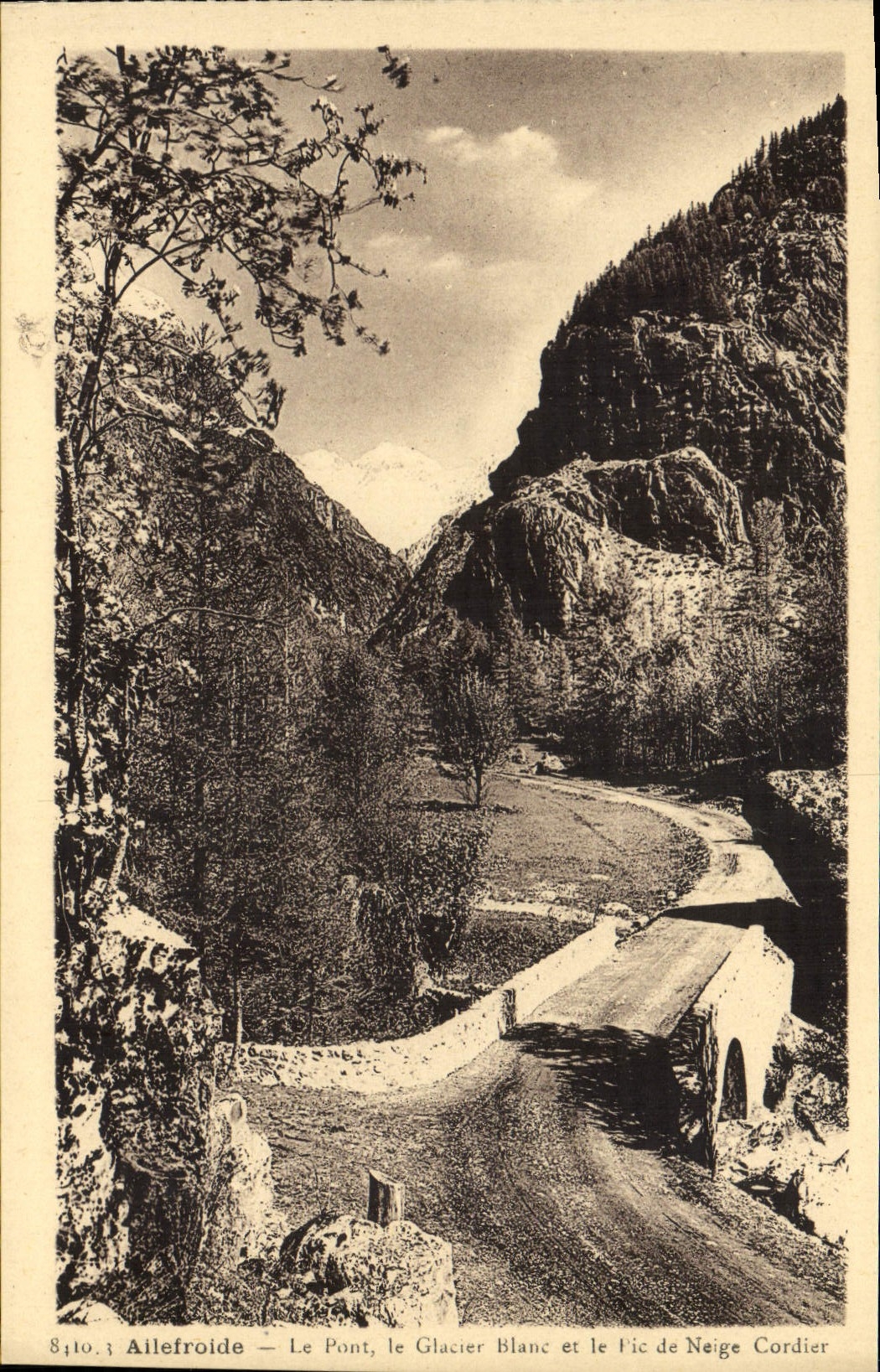 CPA Ailefroide Le Pont Le Glacier Blanc Et le de neige cordier
