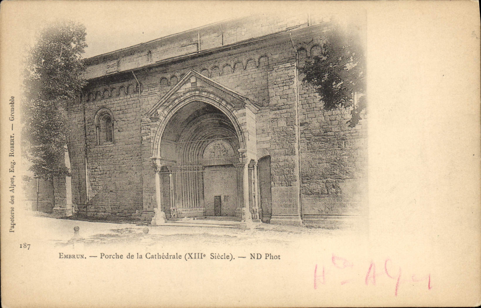 CPA Embrun Porche De la cathedrale