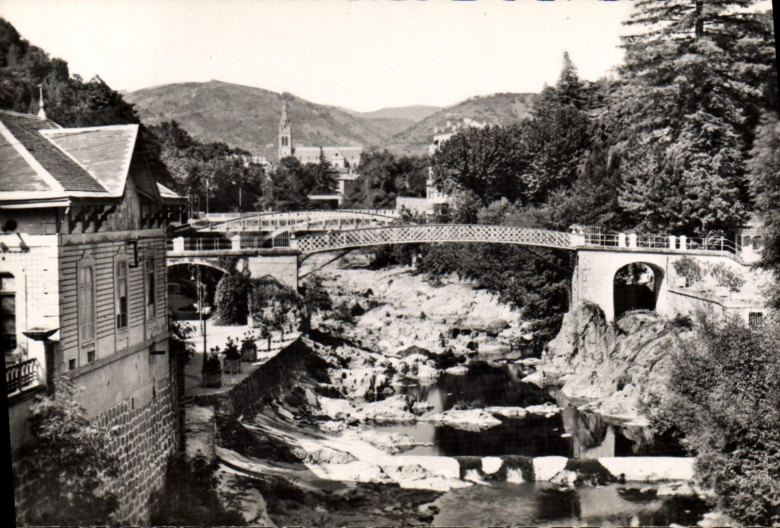 CPA L'Ardeche Pittoresque Vals Les Bains Les Ponts Sur La Volane