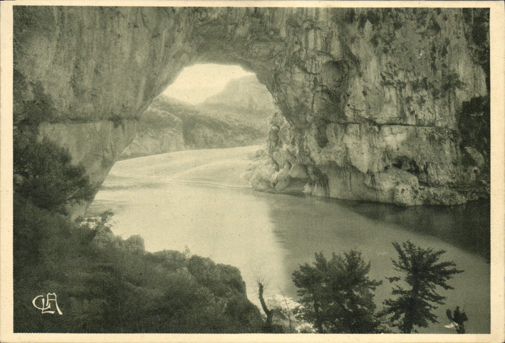 CPA Excursions Autour De Vals Les Bains Le Pont d'Arc Et l'Ardeche De Vals