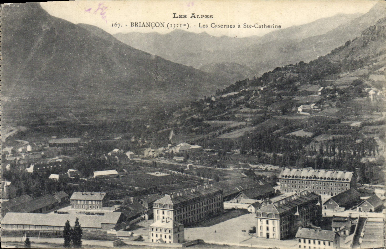 CPA Les Alpes Briancon Les Casernes A Ste Catherine Militaria
