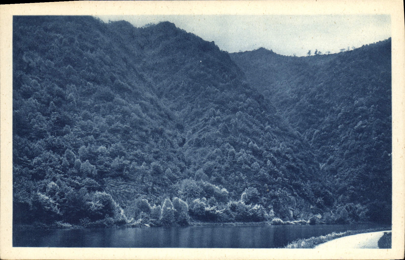 CPA Les Ardennes Les Dames De Meuse