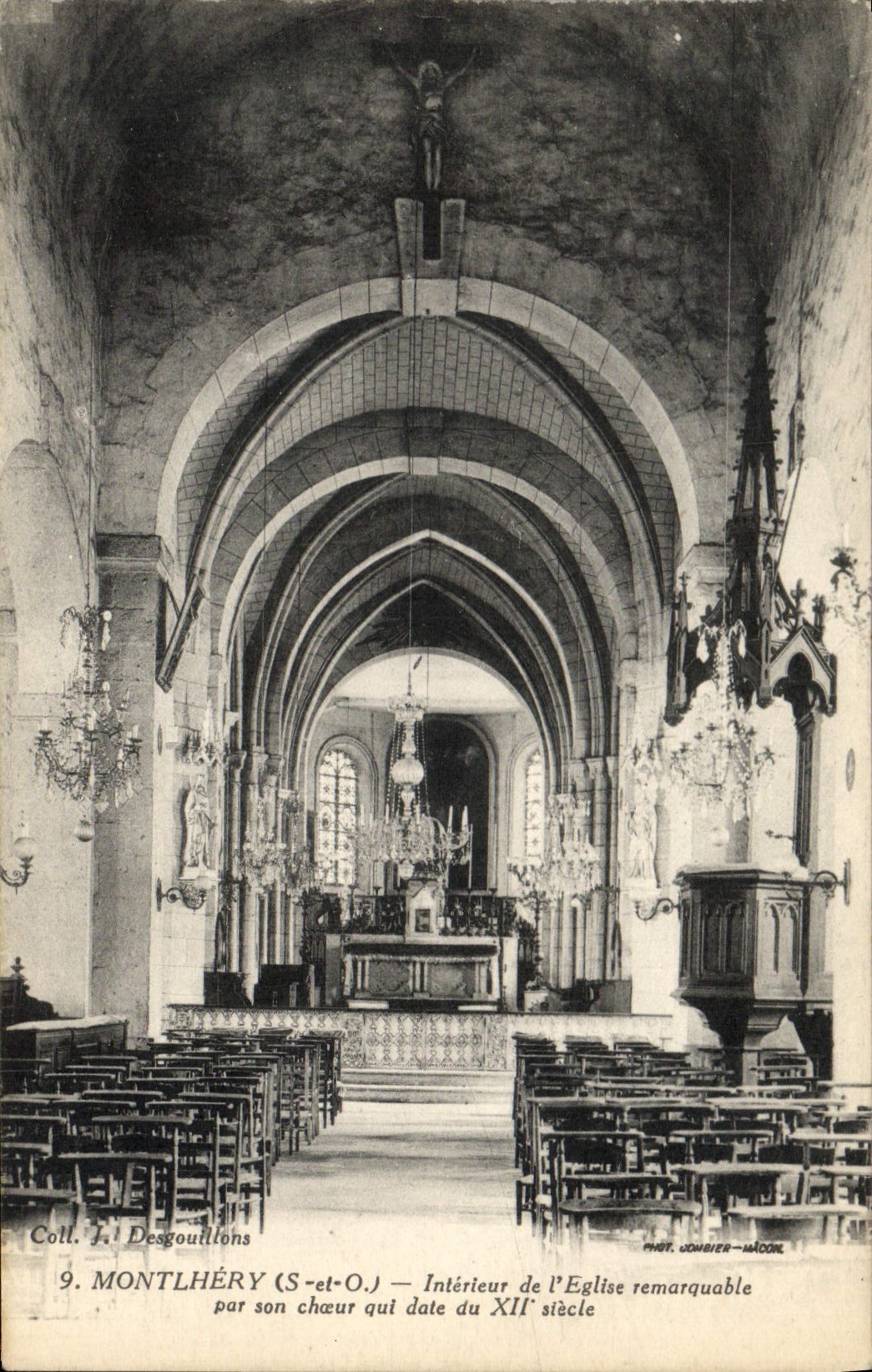 CPA Montlhery Interieur de l'Eglise 