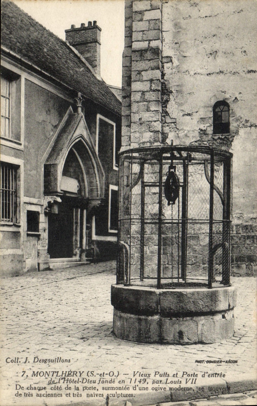 VINTAGE POSTCARD Montlhery Old Well and main door of the hotel God