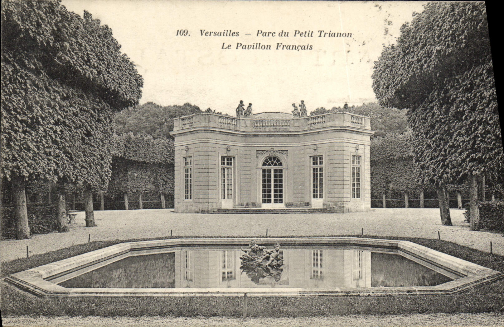 VINTAGE POSTCARD Versailles Park Of Small the trianon the French House