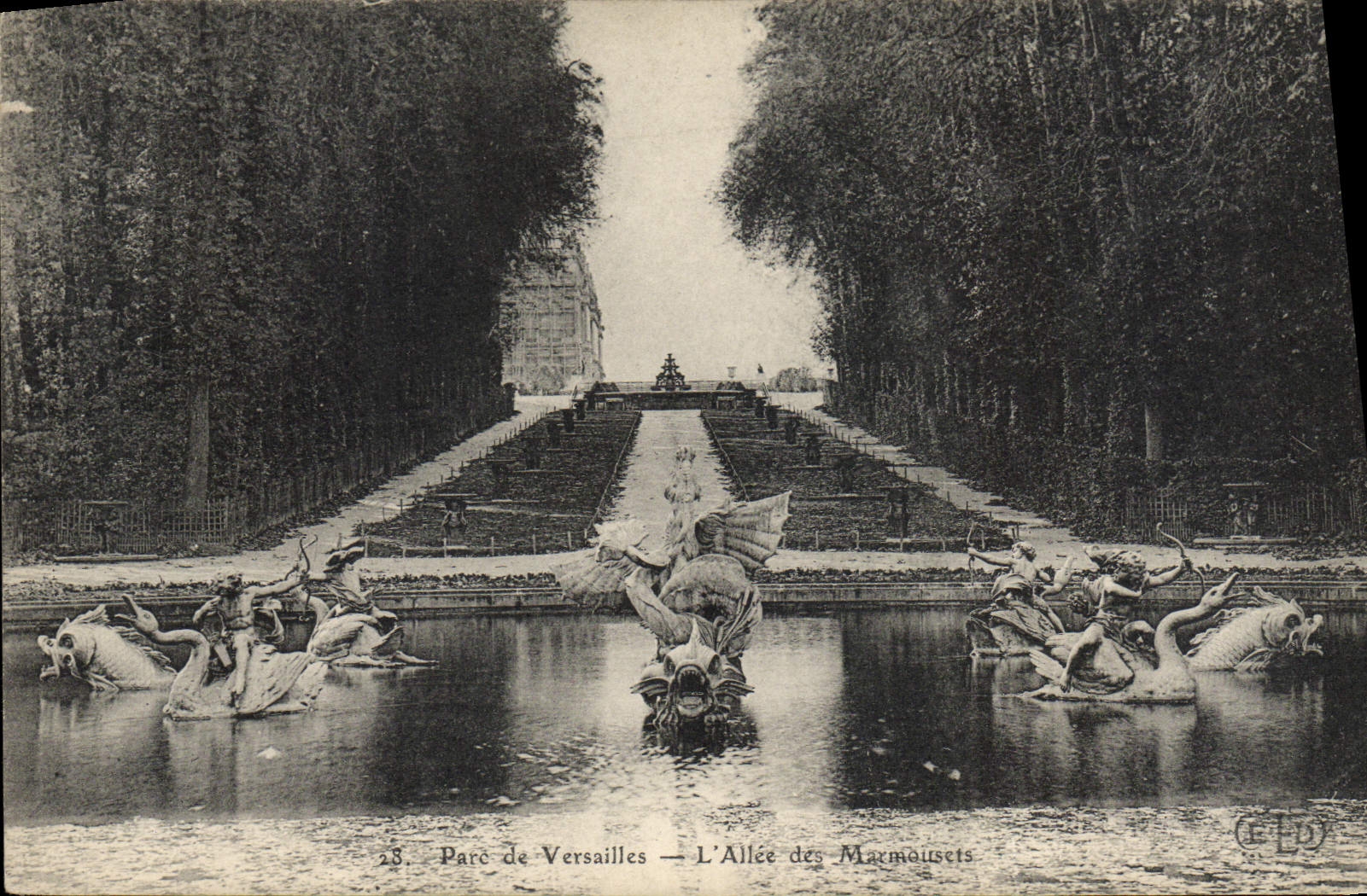 VINTAGE POSTCARD Park Of Versailles the Alley Of Marmousets