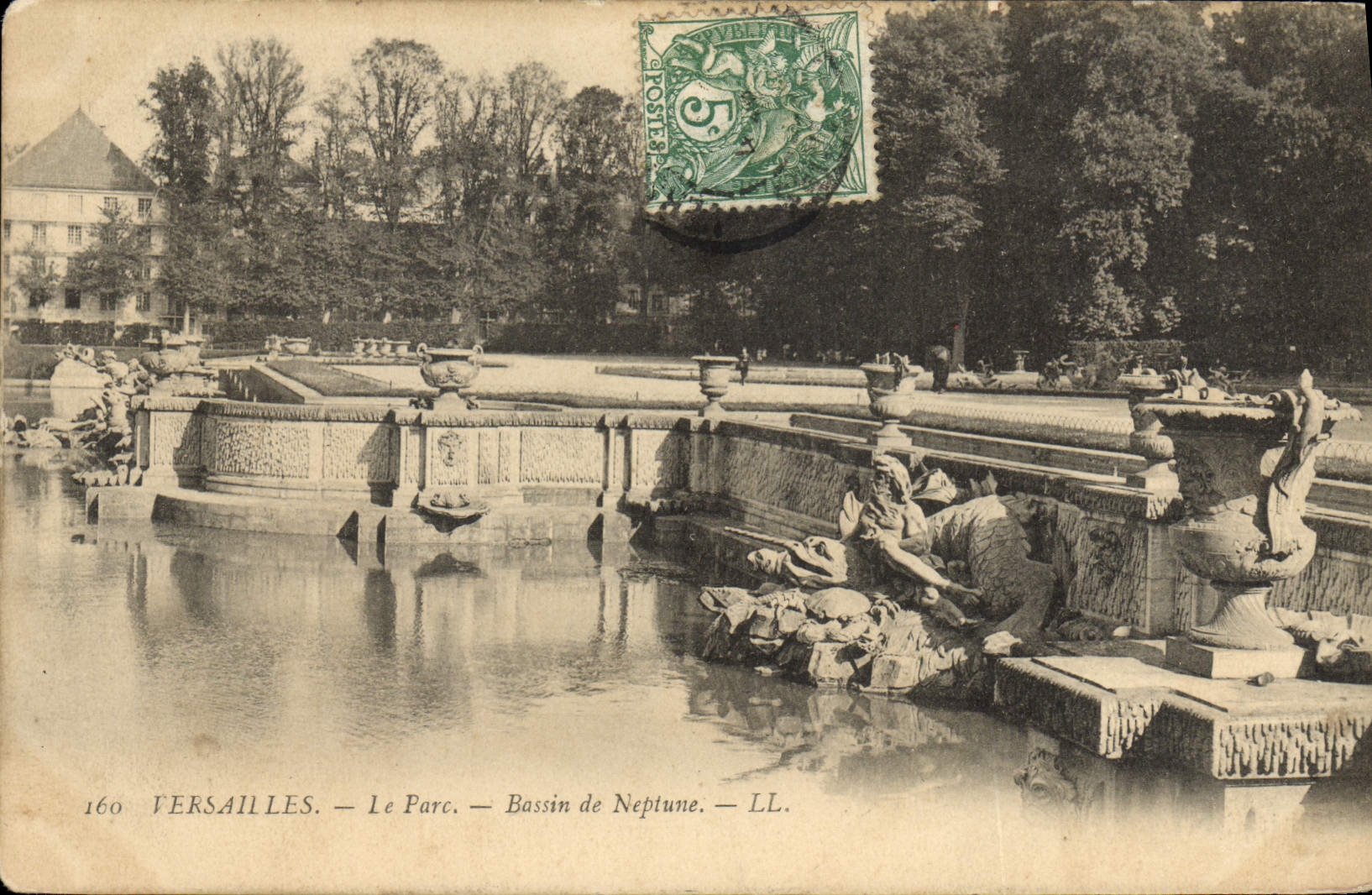 VINTAGE POSTCARD Versailles the Park Basin De Neptune