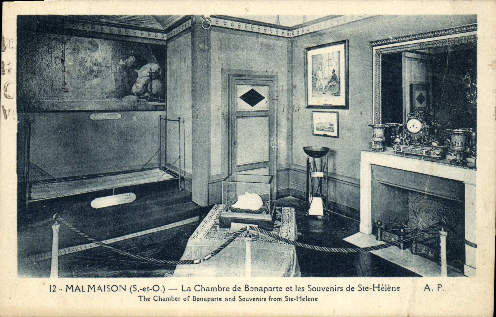 CPA Malmaison Le Chambre de Bonaparte et les Souvenirs de Ste Helene