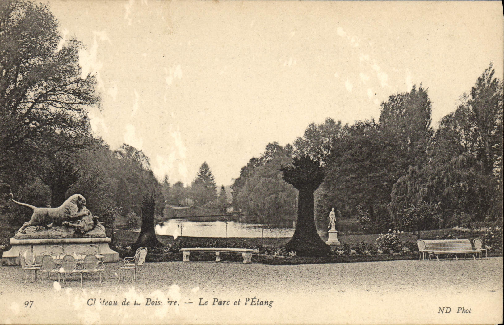VINTAGE POSTCARD the Park and the Pond Castle of Boissiere