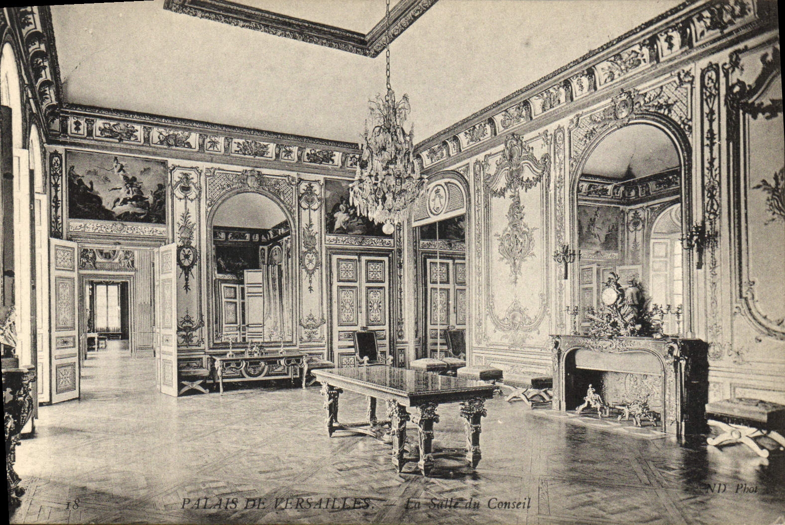 VINTAGE POSTCARD Versailles the room of the council