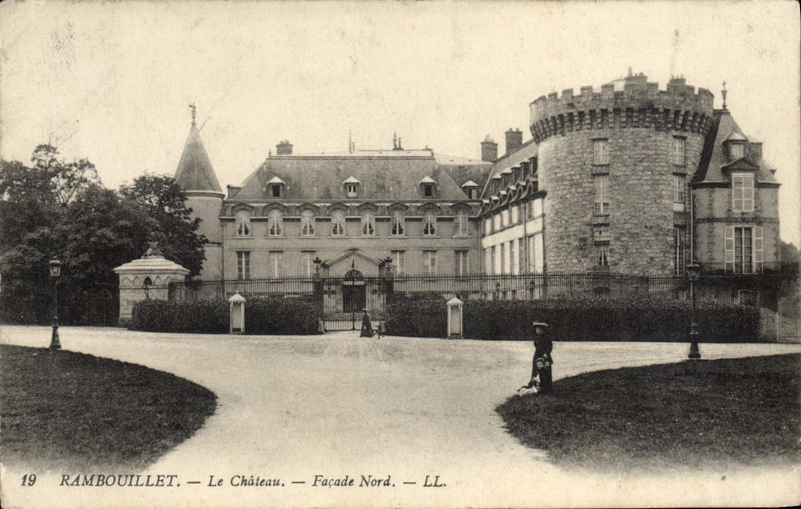 CPA Rambouillet Le Chateau Facade Nord