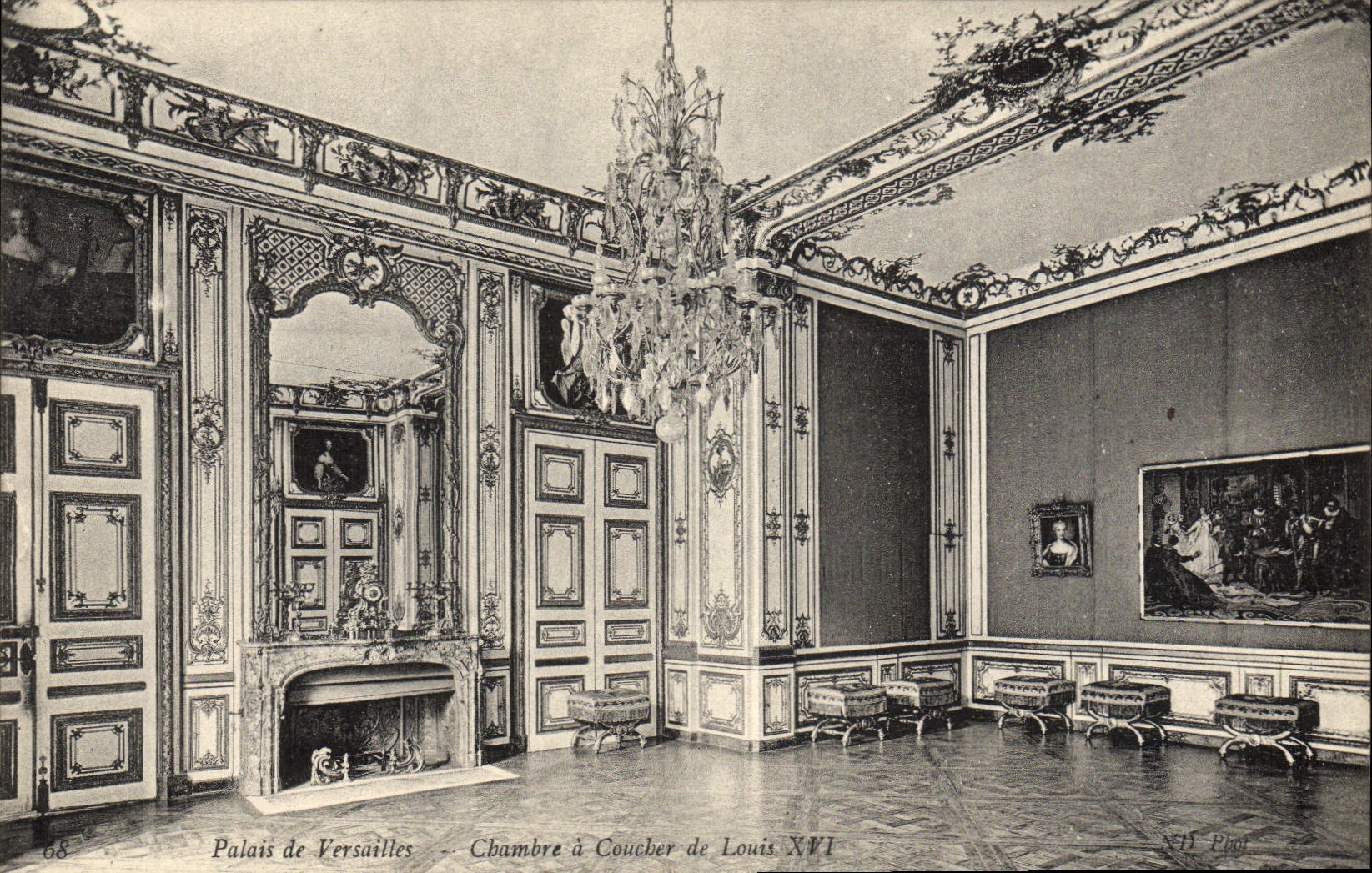 VINTAGE POSTCARD Versailles Chambre has Coucher of Louis XVI