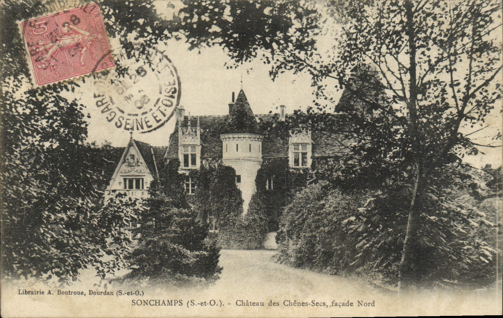 VINTAGE POSTCARD Sonchamps Castle of the Dry Oaks Frontage