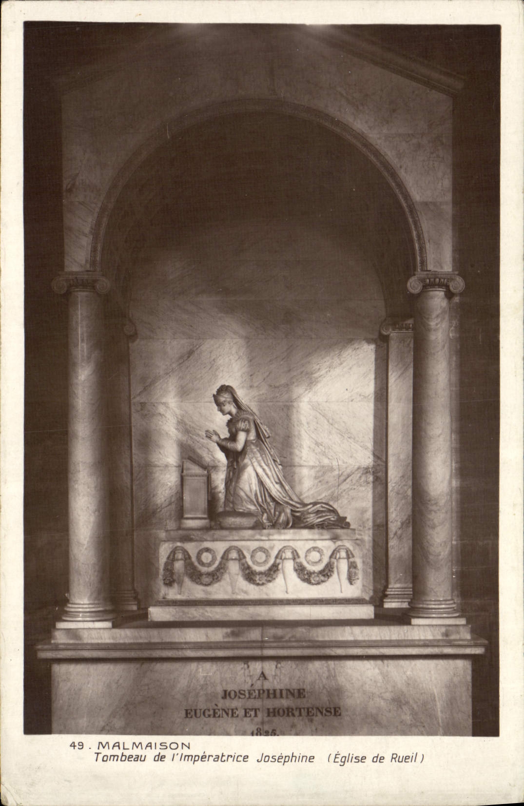 CPA Malmaison Tombeau de l'imperatrice Josephine Eglise de Rueil
