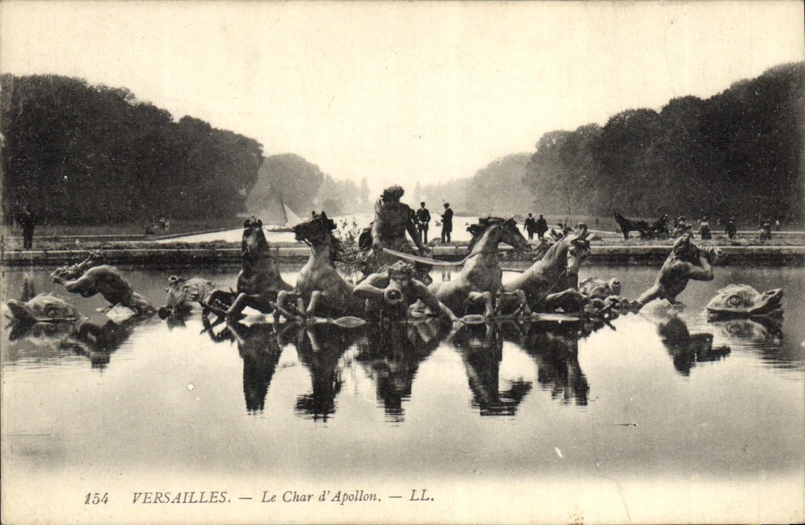 VINTAGE POSTCARD Versailles the Tank of Apollo