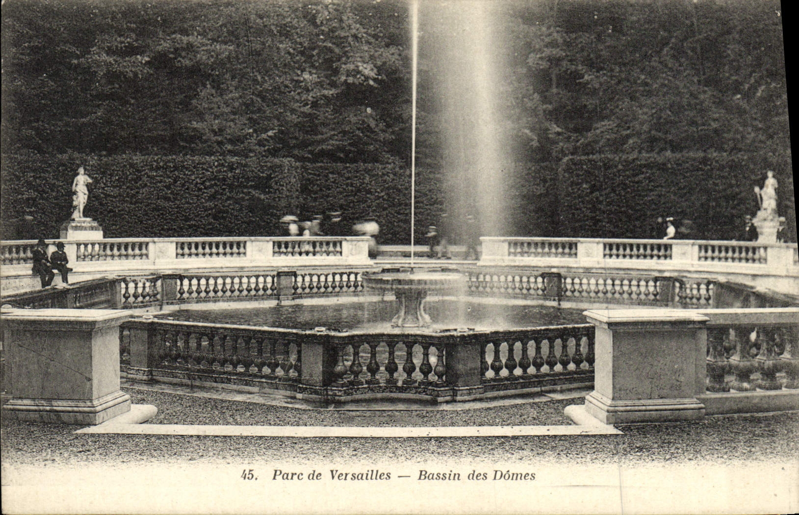 VINTAGE POSTCARD Versailles Basin of the Domes