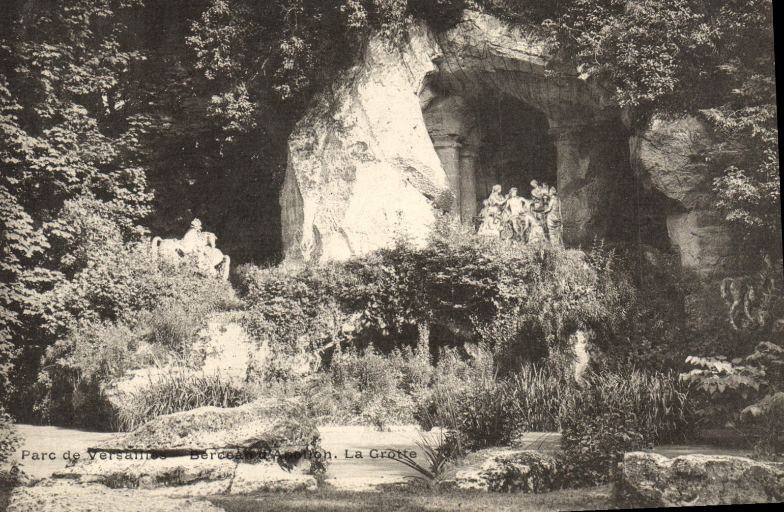 VINTAGE POSTCARD Versailles Cradle of Apollo the cave