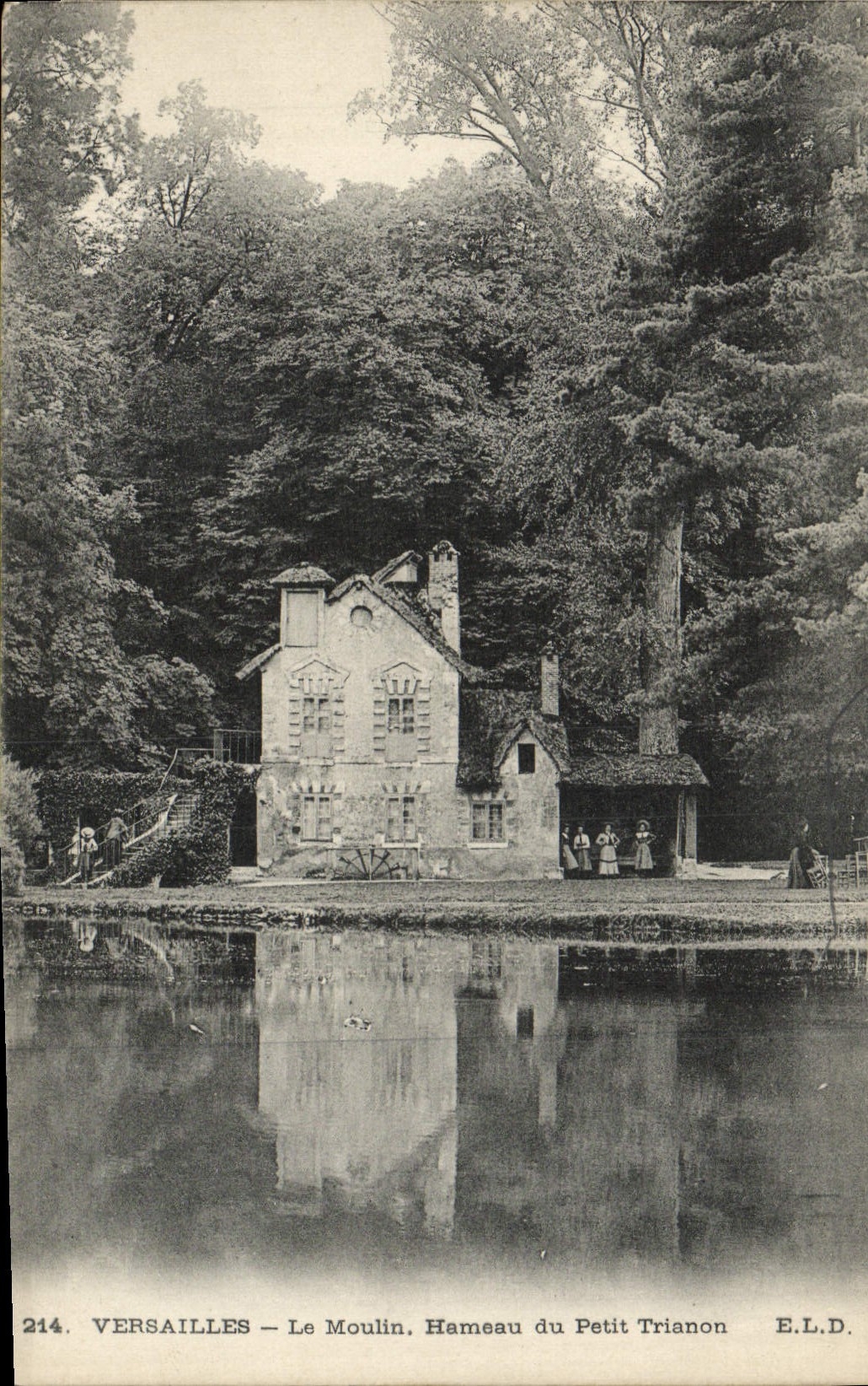 VINTAGE POSTCARD Versailles the Mill Hamlet of Small Trianon
