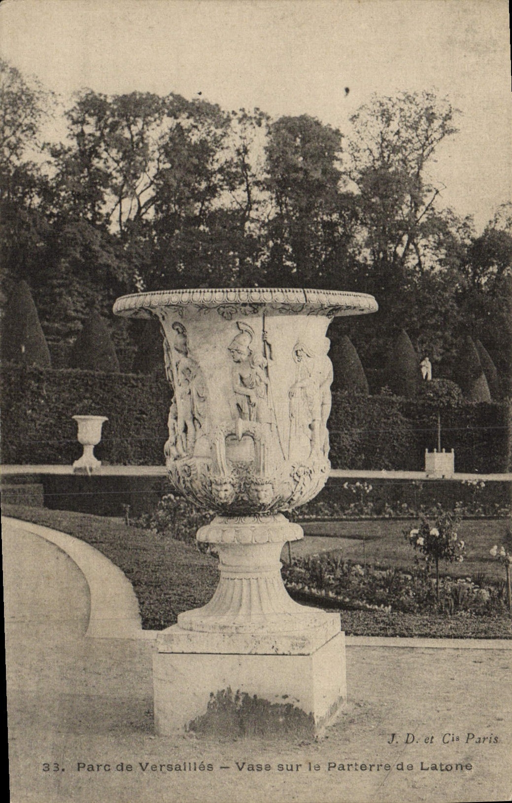 VINTAGE POSTCARD Versailles Vase on the Floor of Latone