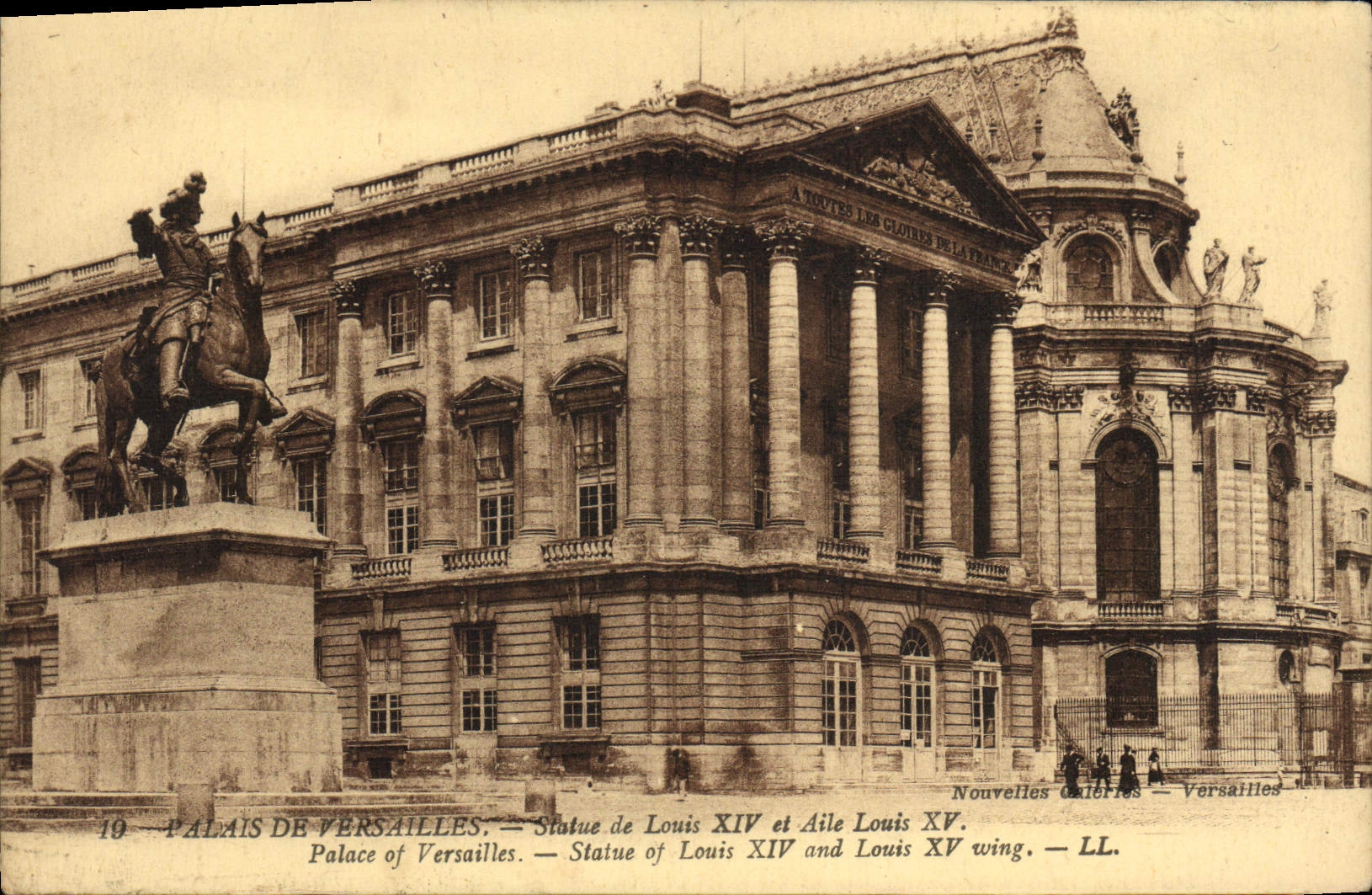 VINTAGE POSTCARD Versailles Rules of Louis XIV and Aile Louis XV