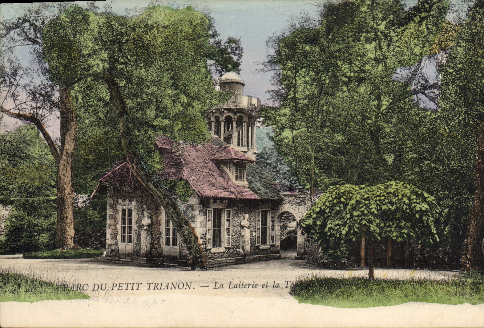 VINTAGE POSTCARD Park Of Small Trianon Dairy