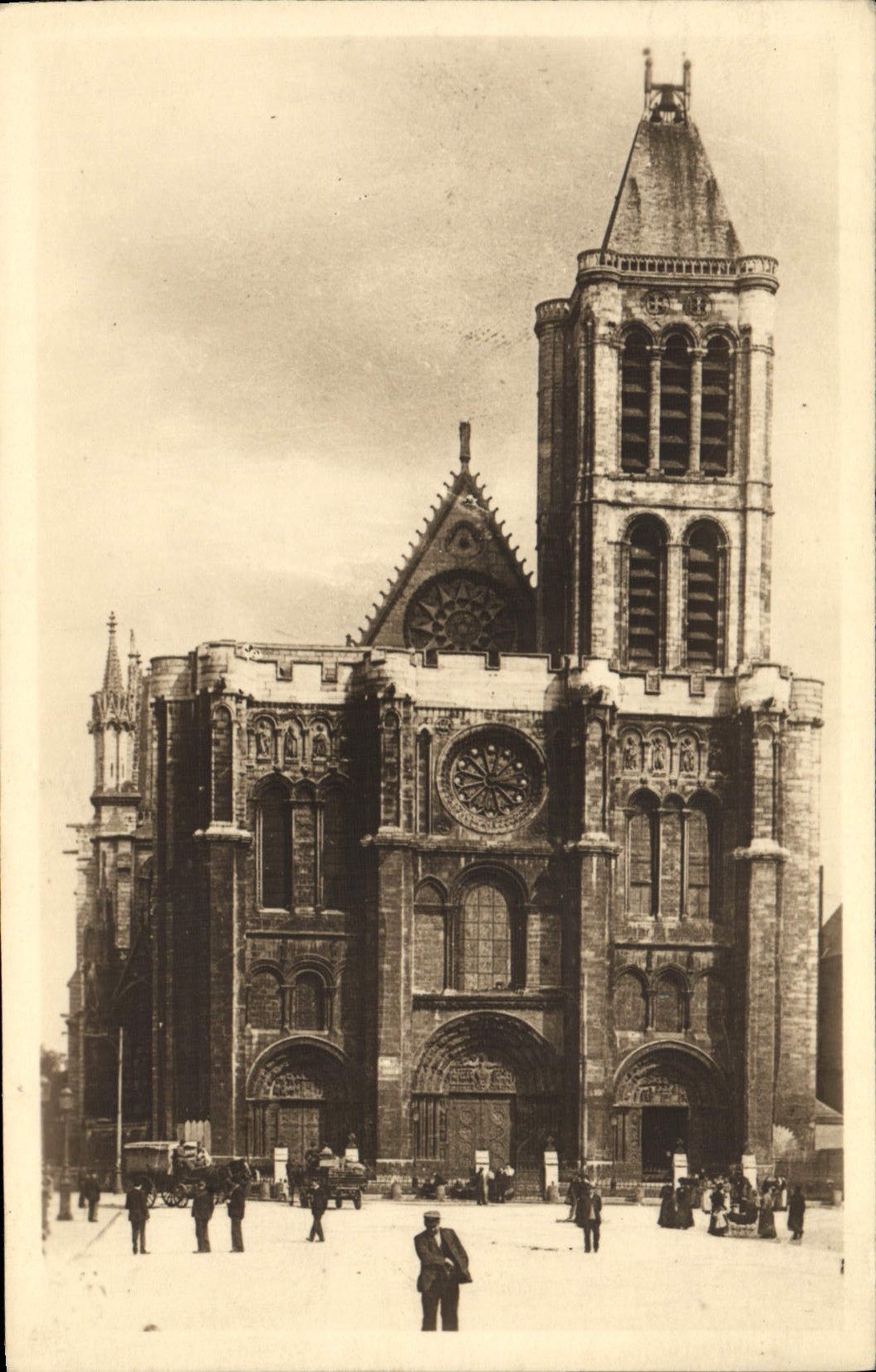VINTAGE POSTCARD St Denis Abbey church Actual position