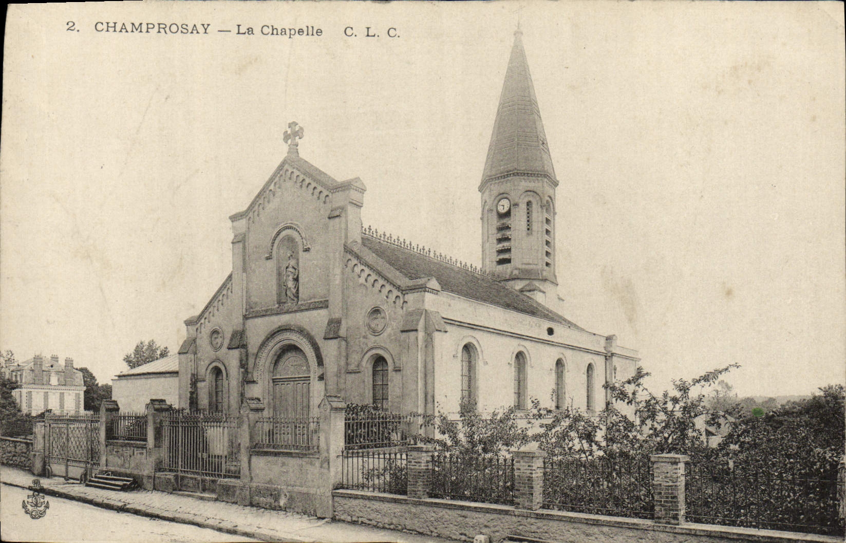 VINTAGE POSTCARD Champrosay the Vault