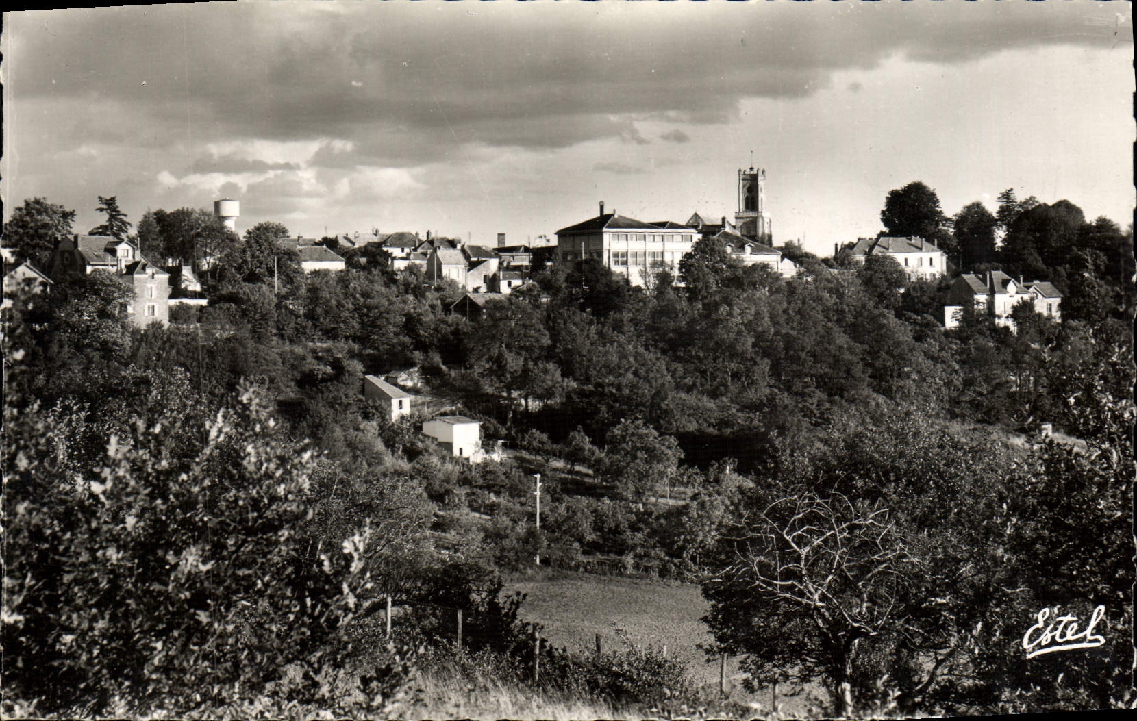 CPM Neauphle le Chateau Vue generale