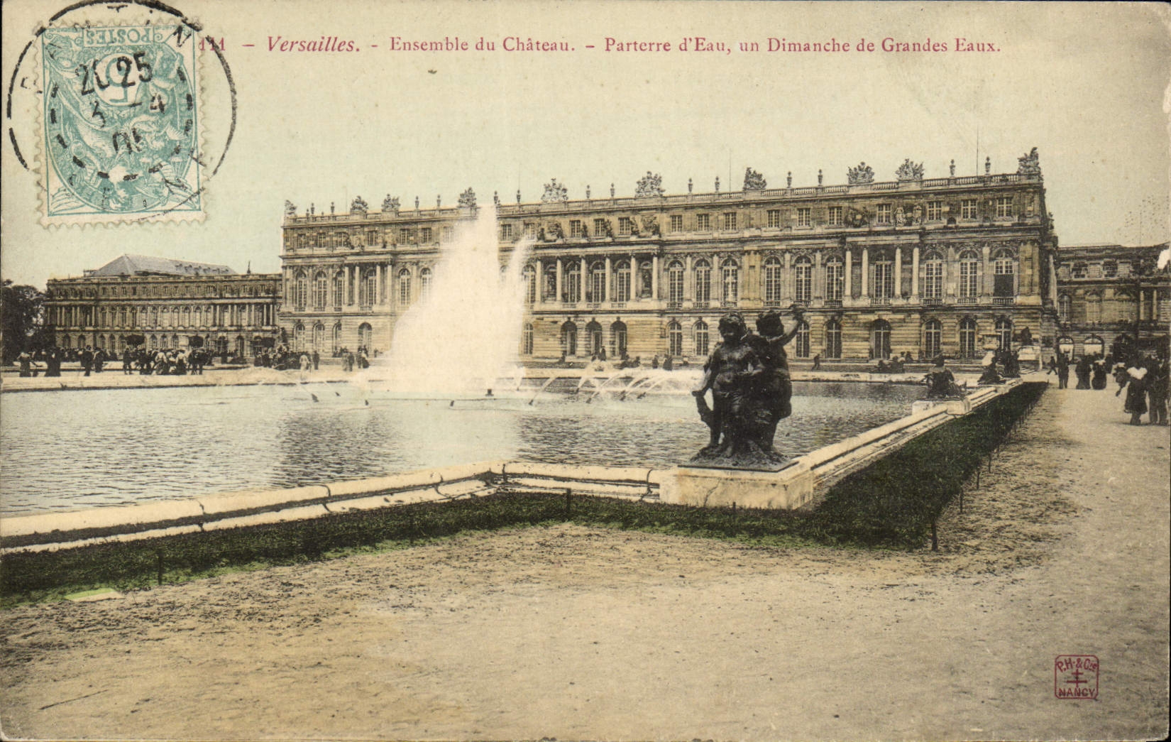 VINTAGE POSTCARD Versailles Together of the Castle Floor of water one Sunday of large water