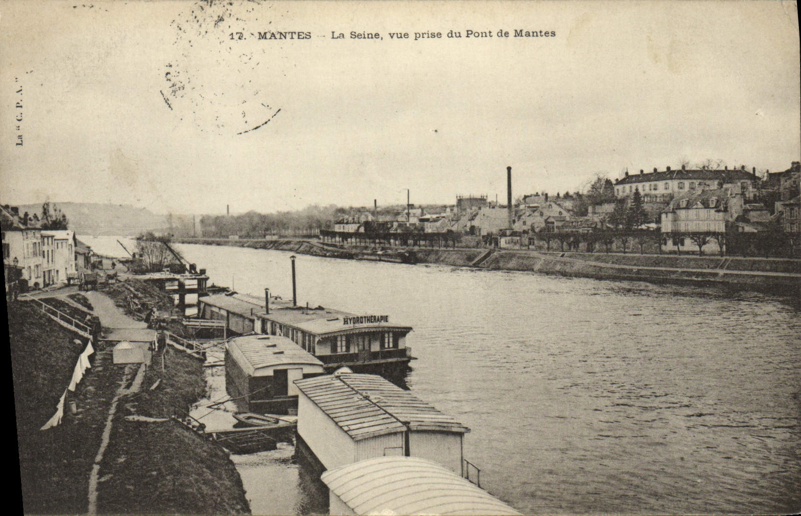 CPA Mantes La Seine Vue prise du Pont de Mantes Bateau Peniche