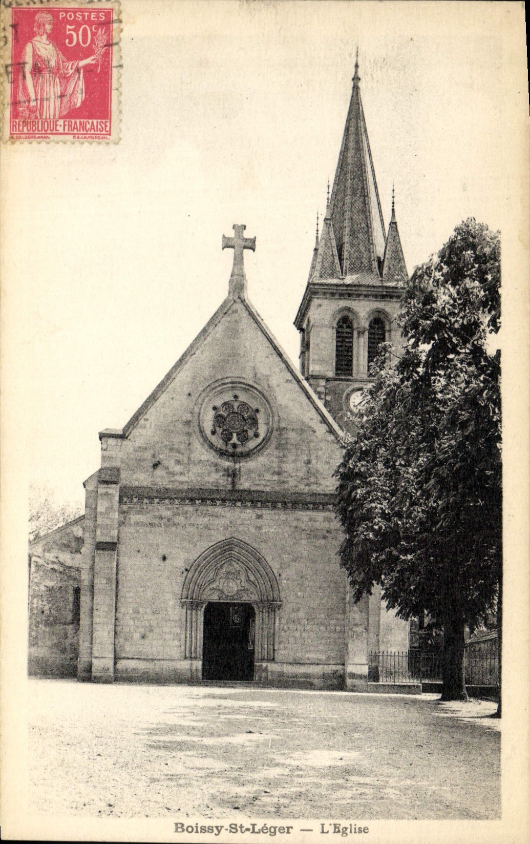 VINTAGE POSTCARD Boissy Light St the Church