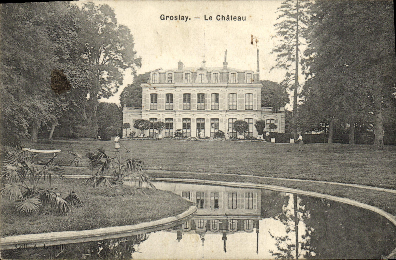 VINTAGE POSTCARD Groslay the Castle