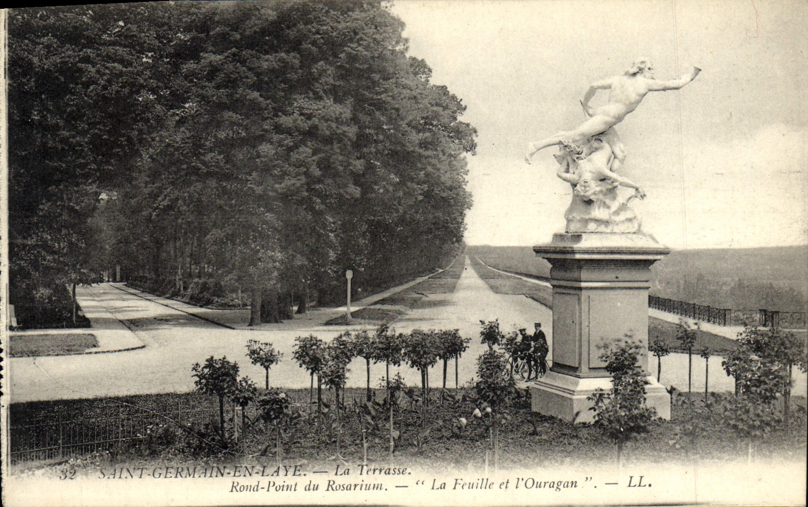 CPA Saint Germain en Laye La Terrasse Rond point du rosarium La feuille et l'ouragan