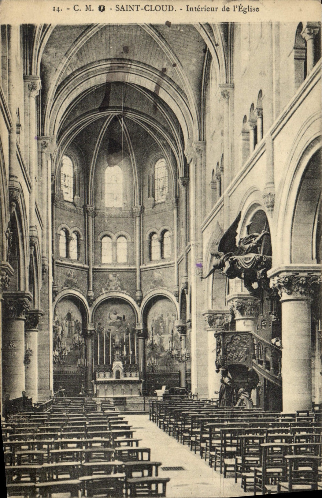 CPA Saint Cloud Interieur de l'Eglise 