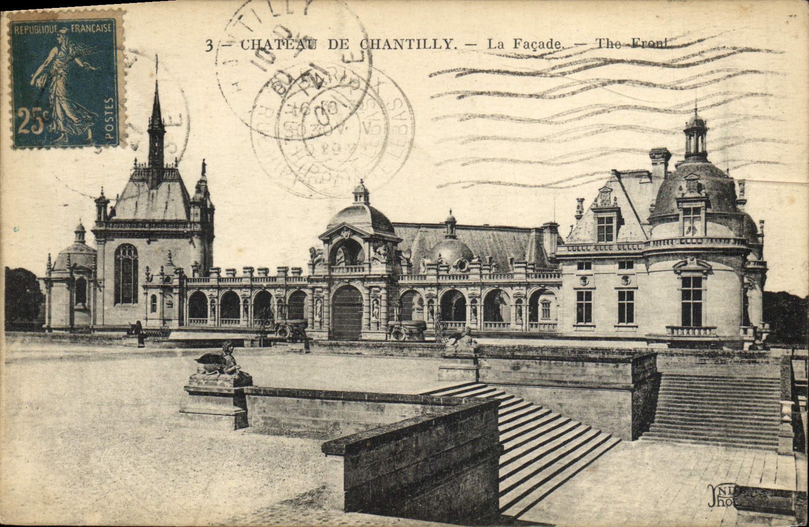 VINTAGE POSTCARD Castle of Chanteilly the Frontage