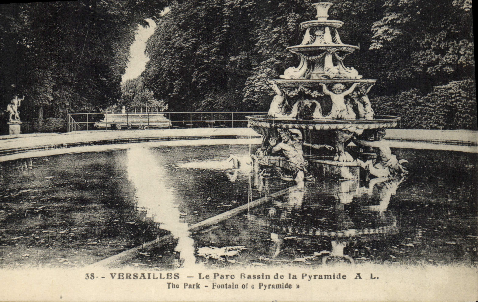 VINTAGE POSTCARD Versailles the Park Basin of the Pyramid