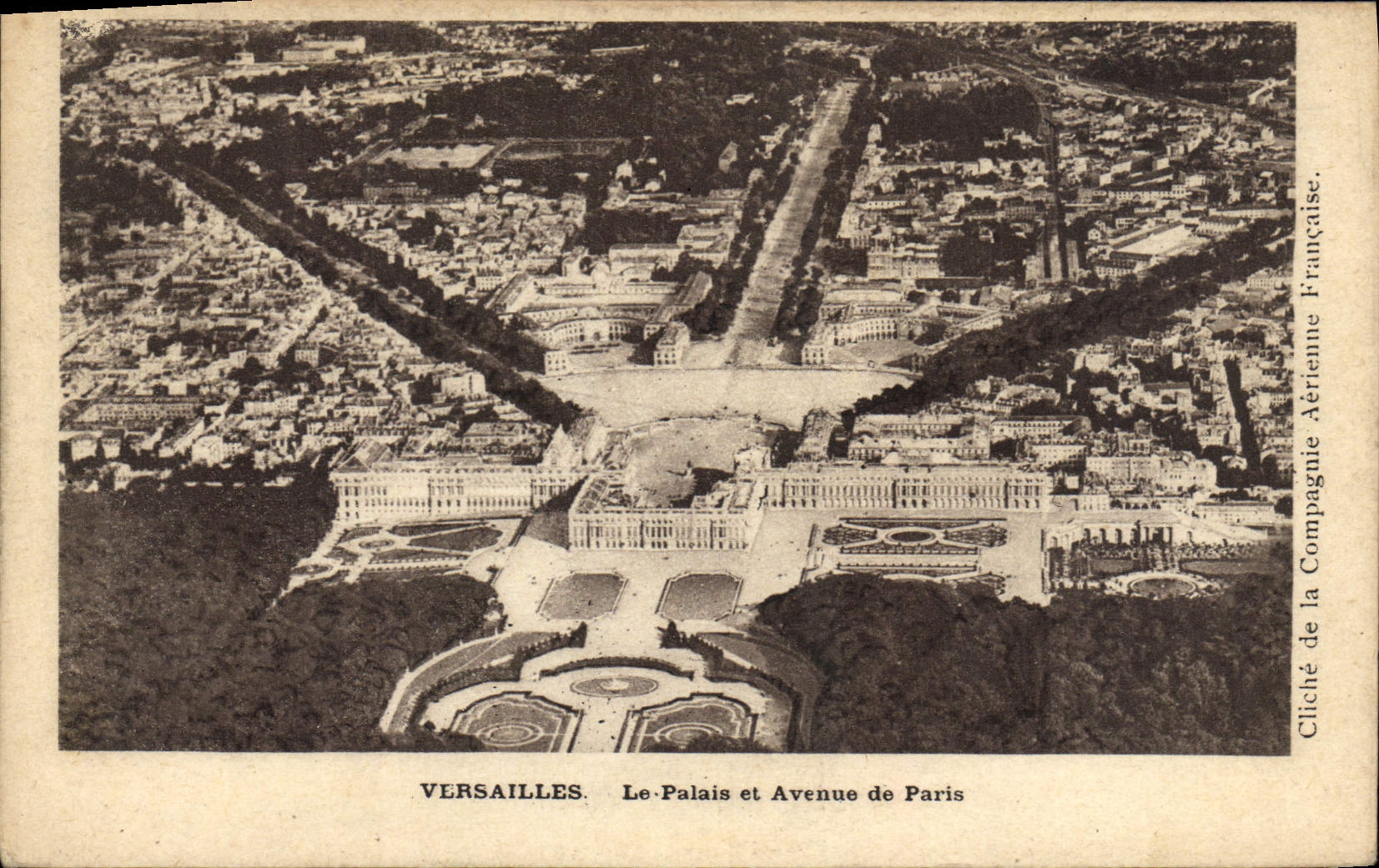 VINTAGE POSTCARD Versailles the Palate and Avenue of Paris