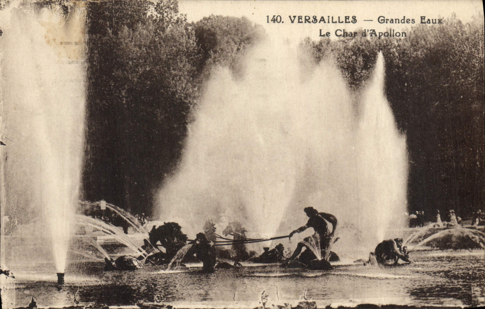 VINTAGE POSTCARD Versailles Large Water the tank of Apollo